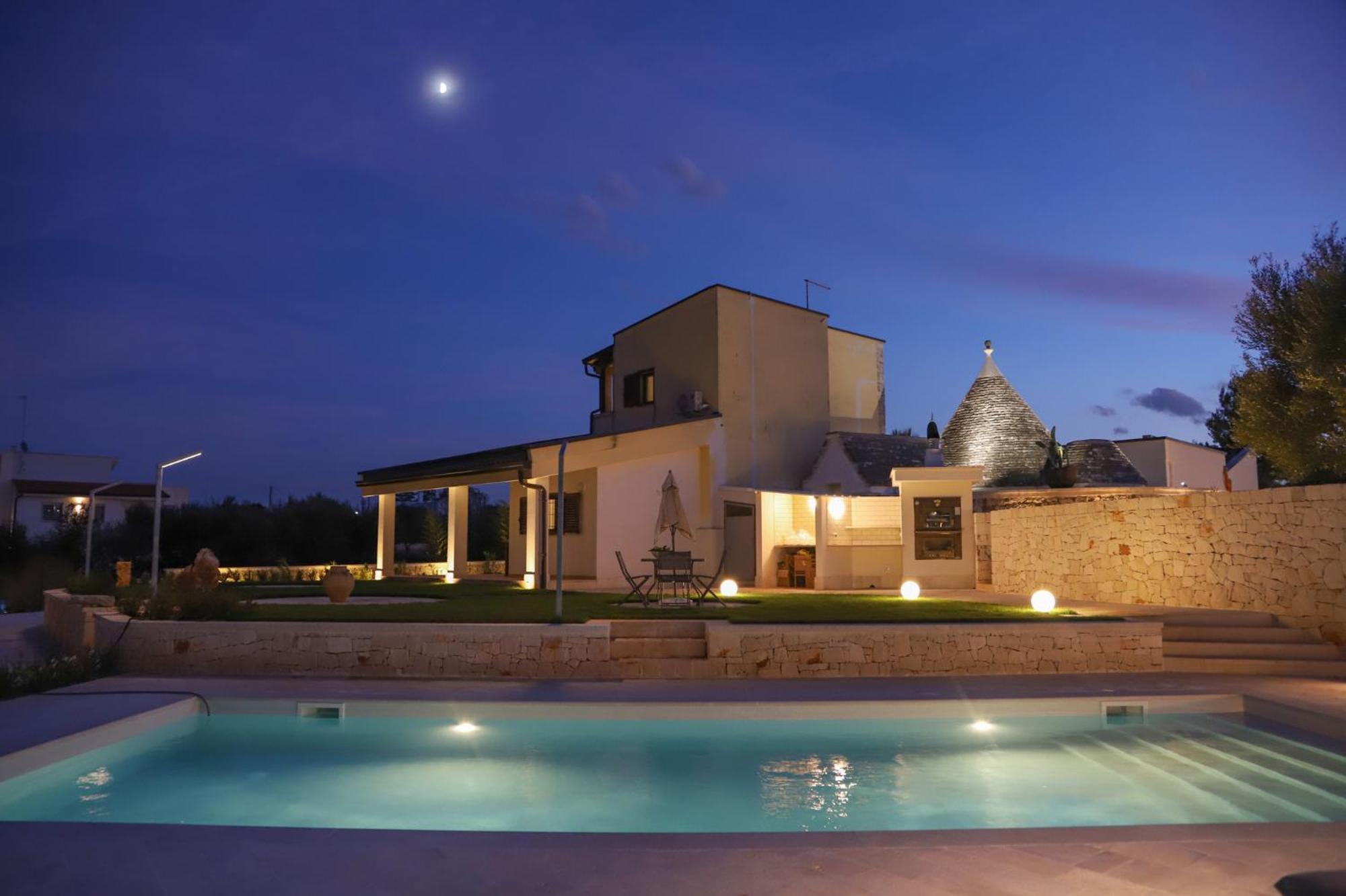 Td Trulli Saveni Trulli With Pool Near The Centre Villa Castellana Grotte Exterior photo