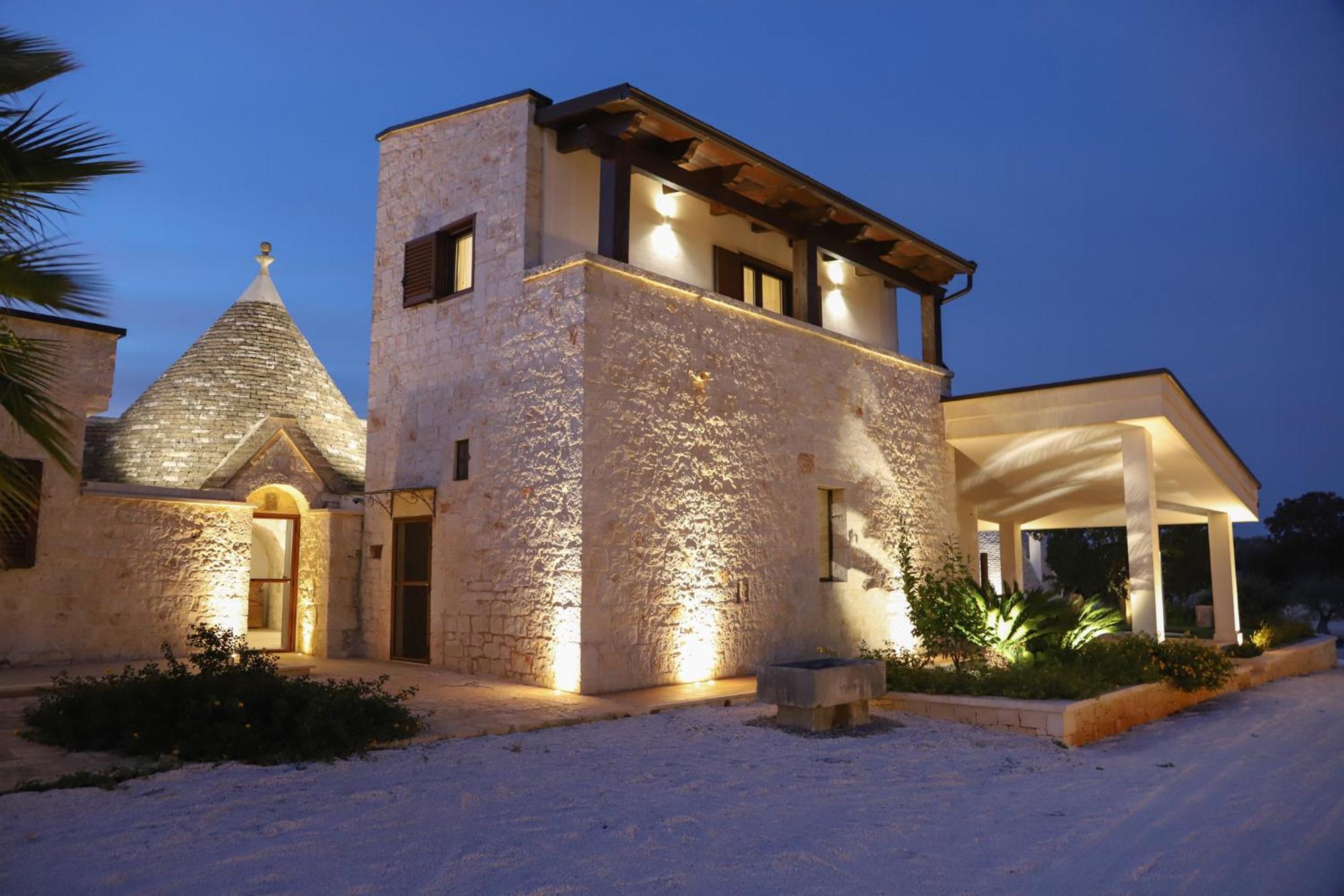 Td Trulli Saveni Trulli With Pool Near The Centre Villa Castellana Grotte Exterior photo